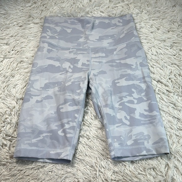 Lululemon Wunder Under Short 10" *Ribbed Incognito Camo Jacquard Alpine White - Picture 1 of 6